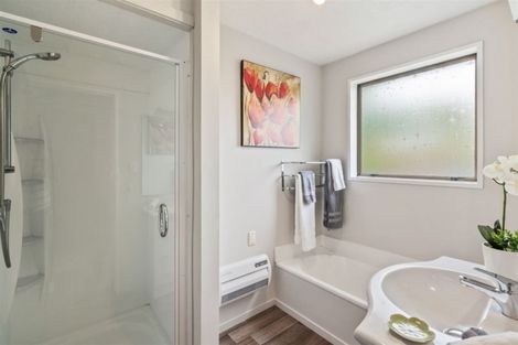 Photo of property in 11 Manor Place, Bryndwr, Christchurch, 8053