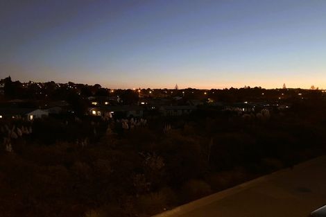 Photo of property in 8 Equine Way, Brookfield, 3110