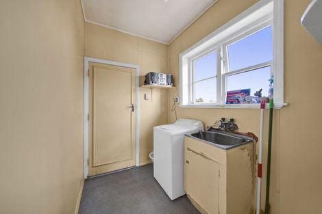 Photo of property in 40-42 Dixon Avenue, Hawera, 4610