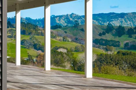 Photo of property in 48 Upper Whangateau Road, Big Omaha, 0985