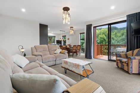 Photo of property in 61a Riverstone Drive, Riverstone Terraces, Upper Hutt, 5018