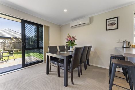 Photo of property in 25 Geneva Terrace, Kelvin Grove, Palmerston North, 4414