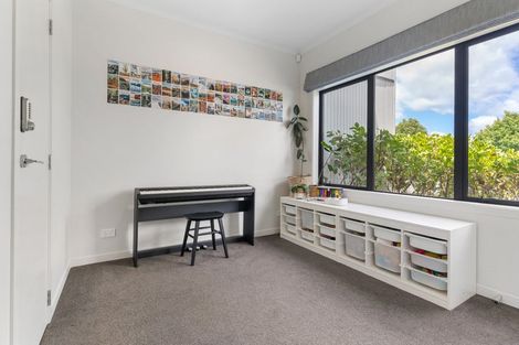 Photo of property in 15 Hudson Bay Road, Hobsonville, Auckland, 0616