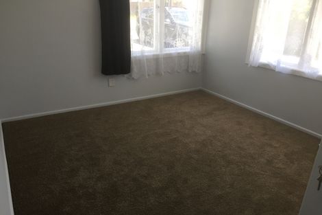 Photo of property in 28 Edwards Avenue, Henderson, Auckland, 0610