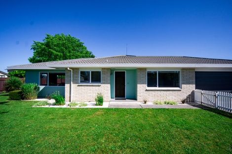 Photo of property in 9 Hilton Road, St Andrews, Hamilton, 3200