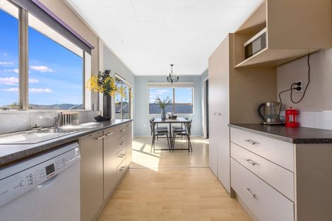 Photo of property in 16 Parkinson Close, Whitby, Porirua, 5024