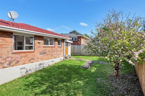Photo of property in 5 Solar Road, Glen Eden, Auckland, 0602