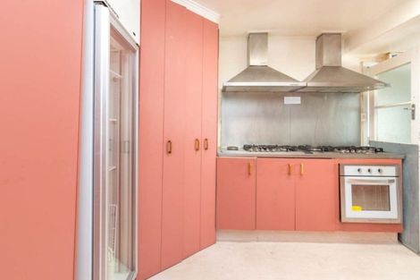 Photo of property in 61 Botanical Road, Takaro, Palmerston North, 4412