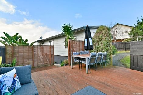 Photo of property in 15a Ngahere Views, Orewa, 0931