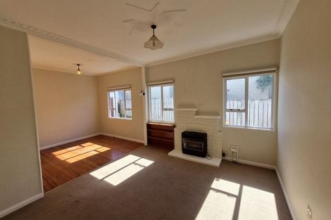 Photo of property in 26 Paynters Avenue, Strandon, New Plymouth, 4312
