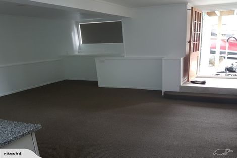 Photo of property in 42 Tamahere Drive, Glenfield, Auckland, 0629