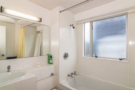 Photo of property in Capital Hill Apartments, 11/54u Hill Street, Thorndon, Wellington, 6011