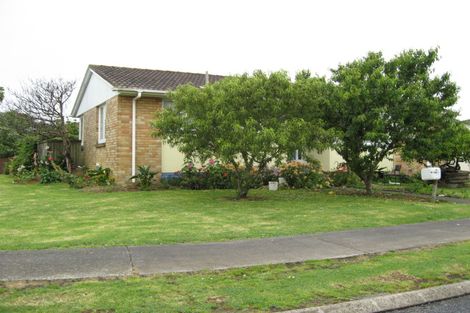 Photo of property in 14 Watchfield Close, Mangere, Auckland, 2022