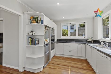 Photo of property in 18 Kaitangata Crescent, Kelson, Lower Hutt, 5010