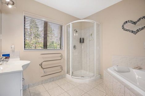 Photo of property in 199a Godley Road, Titirangi, Auckland, 0604