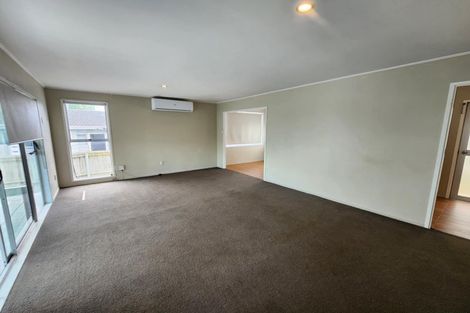 Photo of property in 41 Moncrieff Avenue, Clendon Park, Auckland, 2103