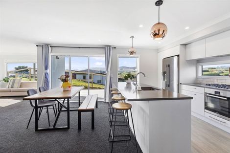 Photo of property in 158 Endeavour Drive, Whitby, Porirua, 5024