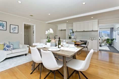 Photo of property in 2/84 Forrest Hill Road, Forrest Hill, Auckland, 0620