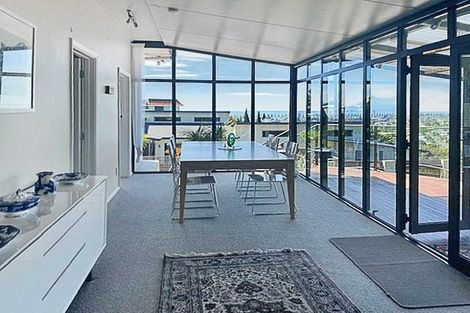 Photo of property in 1 Kelsall Street, Hospital Hill, Napier, 4110