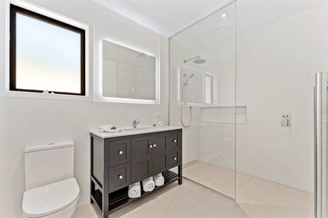 Photo of property in 12a Walbrook Road, Manly, Whangaparaoa, 0930