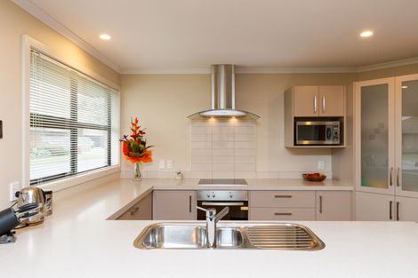 Photo of property in 8 Medallion Court, Kelvin Grove, Palmerston North, 4414