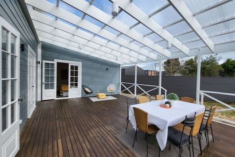 Photo of property in 10 Stewart Street, Marton, 4710