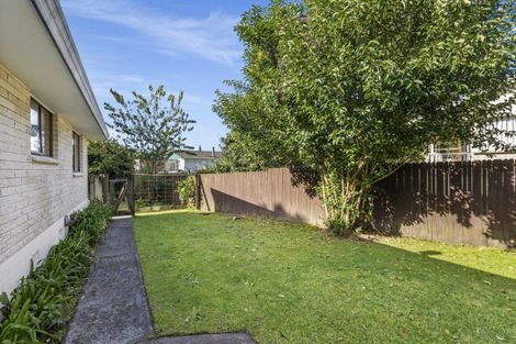 Photo of property in 5 Johnston Place, Welcome Bay, Tauranga, 3112