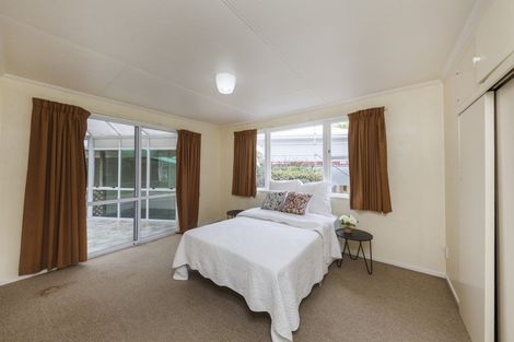 Photo of property in 73 Ruamahanga Crescent, Terrace End, Palmerston North, 4410