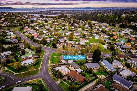 Photo of property in 2/4 Elizabeth Drive, West Harbour, Auckland, 0618