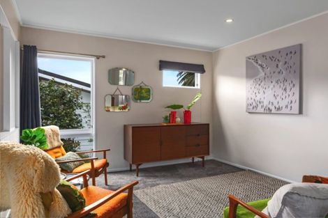 Photo of property in 52 Hicks Close, Whitby, Porirua, 5024