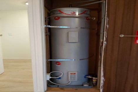 Photo of property in 2/2 Bentley Avenue, Glenfield, Auckland, 0629