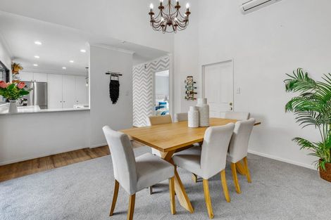 Photo of property in 11 Huntaway Lane, Te Atatu Peninsula, Auckland, 0610