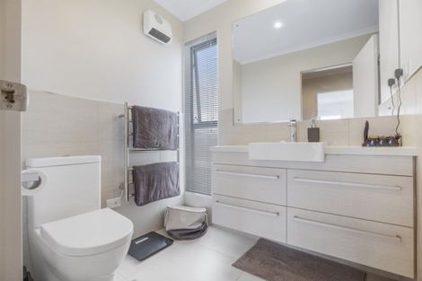 Photo of property in 61 Costa Viva Crescent, Karaka, Papakura, 2113