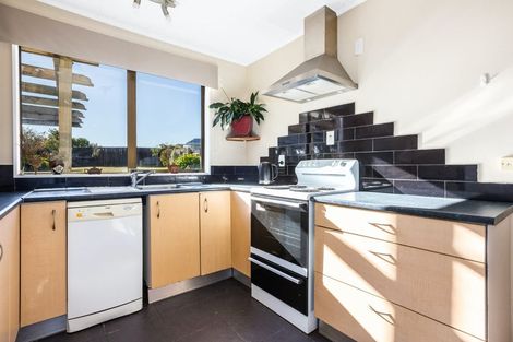 Photo of property in 4 Gaff Place, Whitby, Porirua, 5024