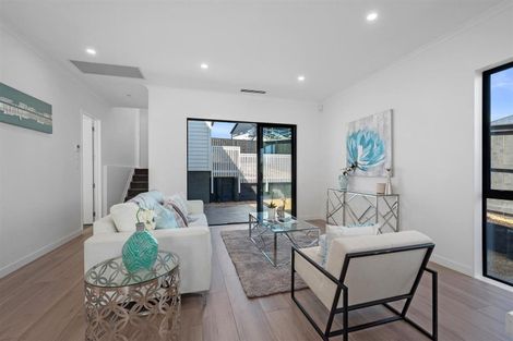 Photo of property in 52 Whakairo Crescent, Gulf Harbour, Whangaparaoa, 0930