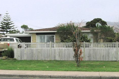 Photo of property in 18 Ngaio Road, Waikanae, 5036