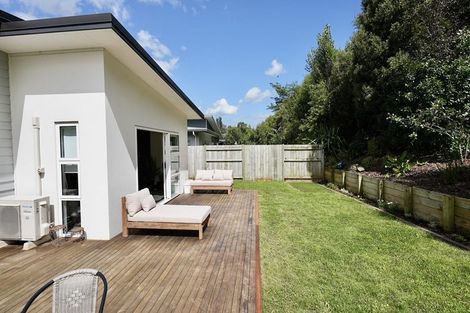 Photo of property in 13 Freedom Drive, Kelvin Grove, Palmerston North, 4414