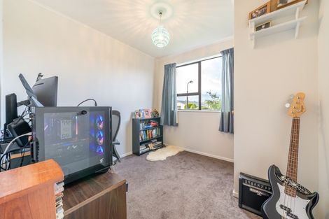 Photo of property in 57 Hartford Crescent, Totara Park, Upper Hutt, 5018