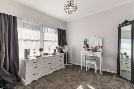 Photo of property in 13 Joyce Street, Pahurehure, Papakura, 2113