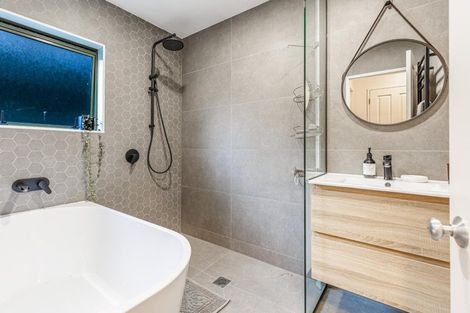 Photo of property in 153d Colwill Road, Massey, Auckland, 0614