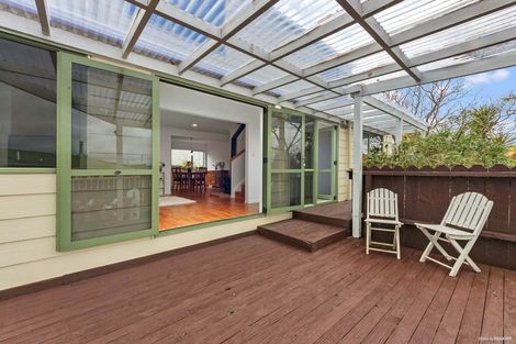 Photo of property in 1/10 Thomas Rea Place, Te Atatu South, Auckland, 0610