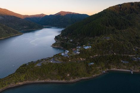 Photo of property in 318 Port Underwood Road, Whatamango Bay, Picton, 7281