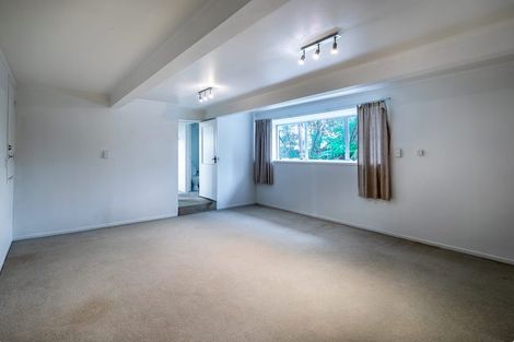 Photo of property in 16 Roick Parade, Glen Eden, Auckland, 0602