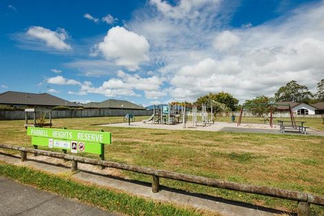 Photo of property in 30 Parnell Heights Drive, Kelvin Grove, Palmerston North, 4414