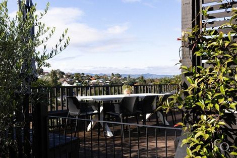 Photo of property in 70 Hinewa Road, Otumoetai, Tauranga, 3110
