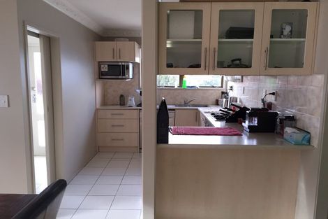 Photo of property in 15a Correa Court, Goodwood Heights, Auckland, 2105