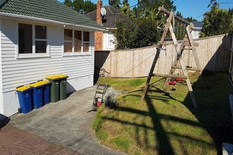 Photo of property in 31 Beaubank Road, Kelston, Auckland, 0602