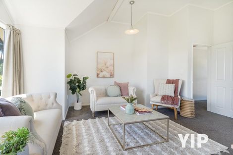 Photo of property in 5 Pimlico Place, Newlands, Wellington, 6037