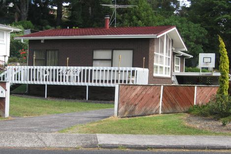 Photo of property in 2/34 Ayton Drive, Totara Vale, Auckland, 0629