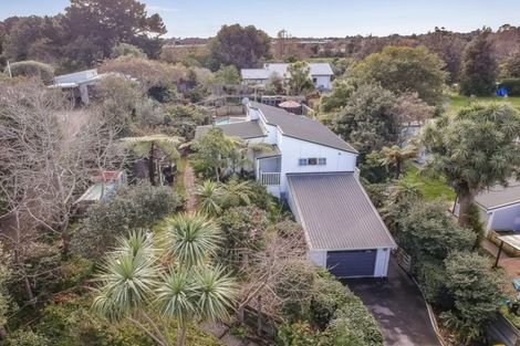 Photo of property in 21 Puriri Road, Waikanae, 5036